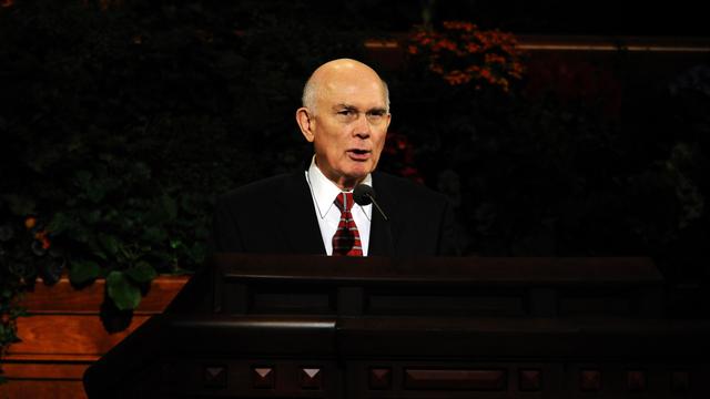dallin-oaks-oct-gconf-2010-sunm.JPG