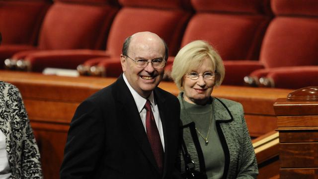 elder-Cook-newsbio-GC-Oct-2010-with-wife.JPG